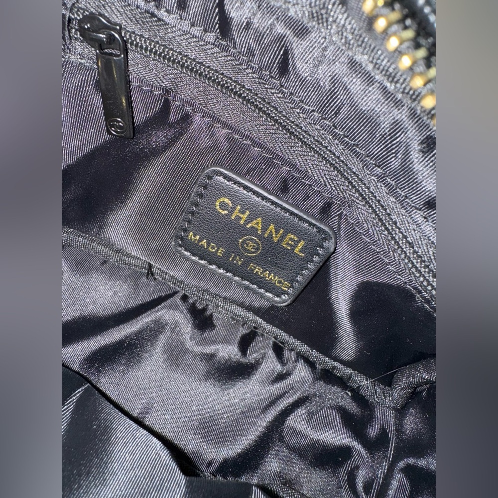 Chanel Makeup Bag crossbody purse chain CC black charm - Picture 5 of 9